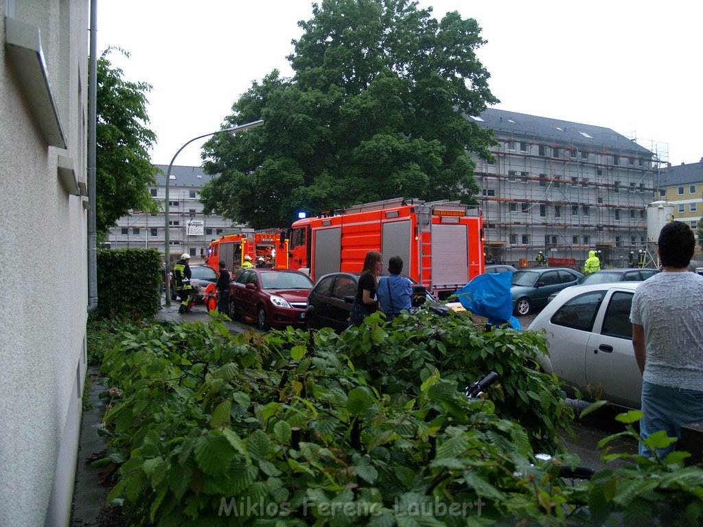 Brand 3 Std später Umbau Wohnhaus Koeln Vingst Thorwalsenstr P01.JPG